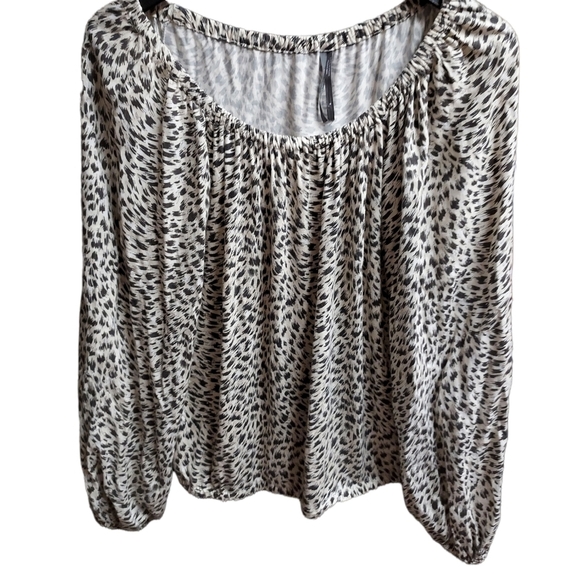 Anthropologie animal print off shoulder med top - Picture 2 of 7